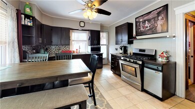 77 Columbine Ave, Pawtucket, RI 02861 - photo 2