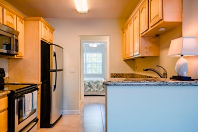 1332 Seminary St 102-10