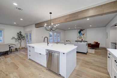 Flowing white oak engineered hardwood floors unite