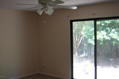 7035 Holiday Hill Ct, Jacksonville, FL 32216 - photo 7