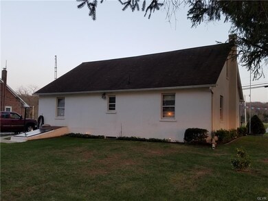 4875 Buckeye Rd, Emmaus, PA 18049 - photo 4