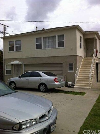 Rear unit with 1 bedroom 1 bath upstairs, bachelor