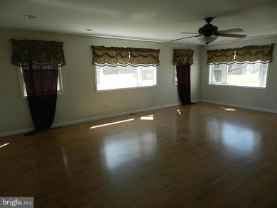 1972 Wenger Ln, Chambersburg, PA 17201 - photo 3