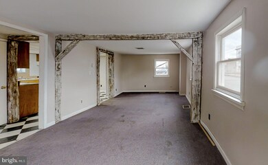 130 E South St, Chambersburg, PA 17201 - photo 5
