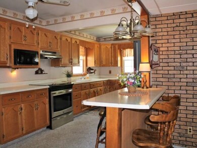 425 10th St NW, Linton, IN 47441 - photo 4