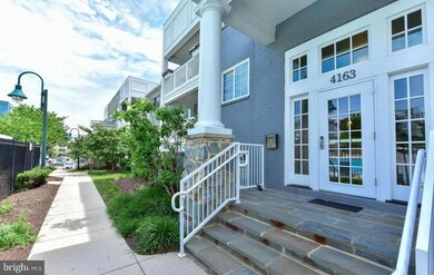 4163 S Four Mile Run Dr unit 401, Arlington, VA 22204 - photo 2