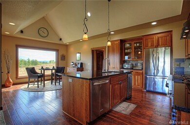 2718 Cascade Dr E, Roy, WA 98580 - photo 6