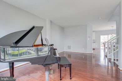 45432 Clarkes Crossing Square, Sterling, VA 20164 - photo 7