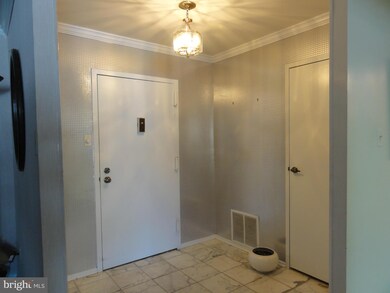 Treebrooke unit 211, Oakton, VA 22124 - photo 4