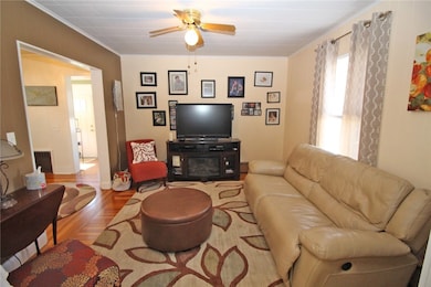 4 Vaughan Ave, Newport, RI 02840 - photo 6