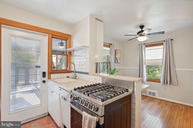 2613 Jefferson Dr, Alexandria, VA 22303 - photo 7