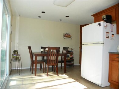 Kitchen. Eat-in area.