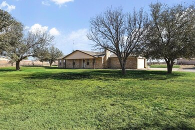 Country Living with easy access to city amenities.