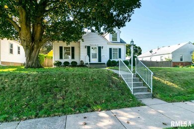 2133 W High St, Davenport, IA 52804 - photo 2