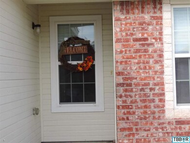 404 Kylar St, Troy, TX 76579 - photo 2