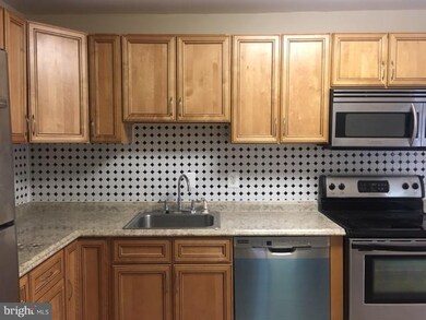 5666 Oak Tanager Ct, Burke, VA 22015 - photo 7