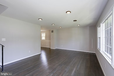 5305 Manorfield Rd, Rockville, MD 20853 - photo 4