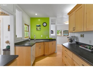 809 S Meridian St, Newberg, OR 97132 - photo 7