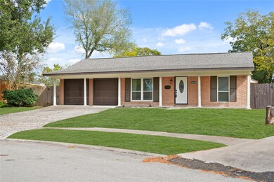 10803 Doud St, Houston, TX 77035 - photo 4