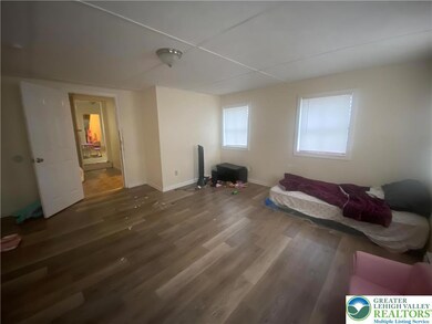 926 Butler St, Easton, PA 18042 - photo 4