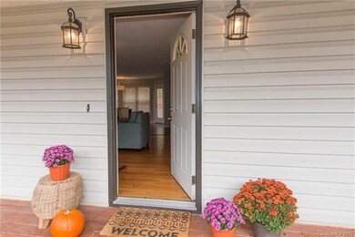 70 Knollview Dr, Asheville, NC 28806 - photo 4