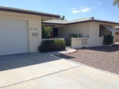 719 N 55th Place, Mesa, AZ 85205 - photo 2