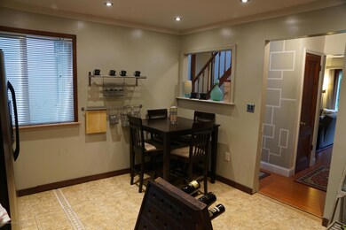 120 Pond Way unit 120, Staten Island, NY 10303 - photo 3