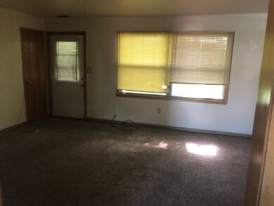 804 N Gladstone Ave unit B, Aurora, IL 60506 - photo 2