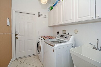 12000 SW 19th Ct, Davie, FL 33325 - photo 4