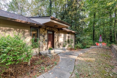 4368 Laurel Cir SE, Smyrna, GA 30082 - photo 2