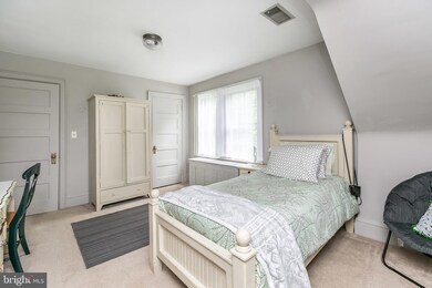 10 Englewood Rd, Baltimore, MD 21210 - photo 7