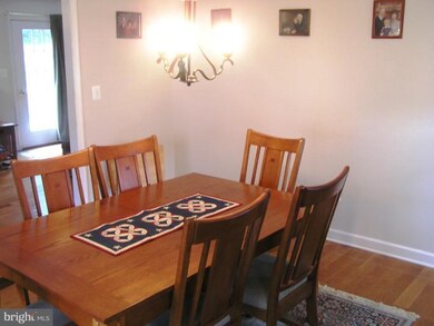 567 Crystal Ln, Strasburg, VA 22657 - photo 3