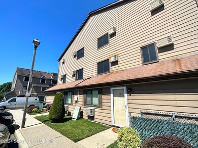 186 Lamped Loop unit 92, Staten Island, NY 10314 - photo 3