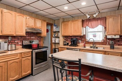 1 Tuttle Ct, Rochester, NH 03839 - photo 2