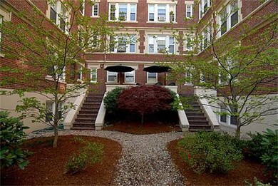 Warwick Condos unit 703, Brookline, MA 02446 - photo 3