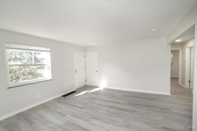 1478 Foxwood Dr, Cincinnati, OH 45231 - photo 5