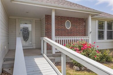 4420 SW Creekview Dr, Lees Summit, MO 64082 - photo 4