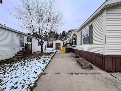 33181 Waterfall Ct, New Haven, MI 48048 - photo 2