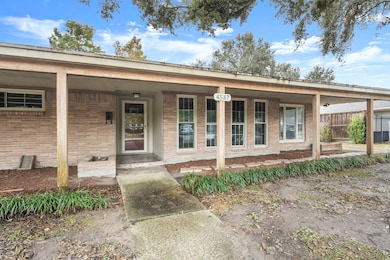 4537 Kingfisher Dr, Houston, TX 77035 - photo 4