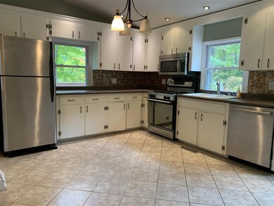 54 Conant Rd, Nashua, NH 03062 - photo 2