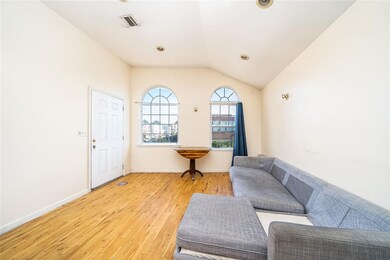 241 Laidlaw Ave, Jersey City, NJ 07306 - photo 2