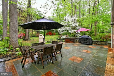 6422 Crosswoods Dr, Falls Church, VA 22044 - photo 6