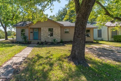 256 E Boyd St, Bonham, TX 75418 - photo 4