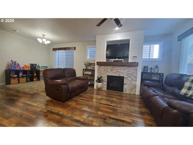 812 SW Grant Way, Troutdale, OR 97060 - photo 4