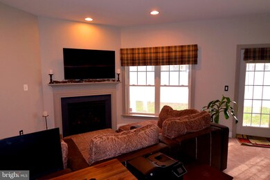 9608 Silken Leaf Ct, Laurel, MD 20723 - photo 6