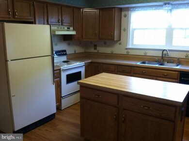 6301 Woodcrest Dr, Dunkirk, MD 20754 - photo 3