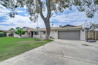 3-web-or-mls-W Golden Ln-003