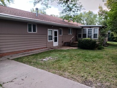 711 S 3rd Ave, Albert Lea, MN 56007 - photo 3