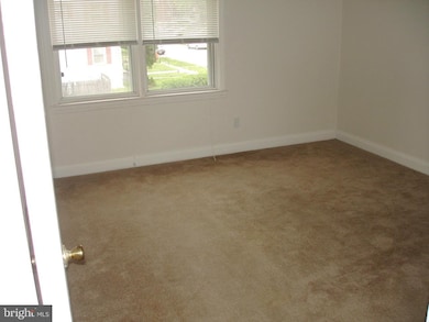 8461 Water Oak Rd, Parkville, MD 21234 - photo 7