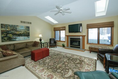2520 Highpointe Dr-103